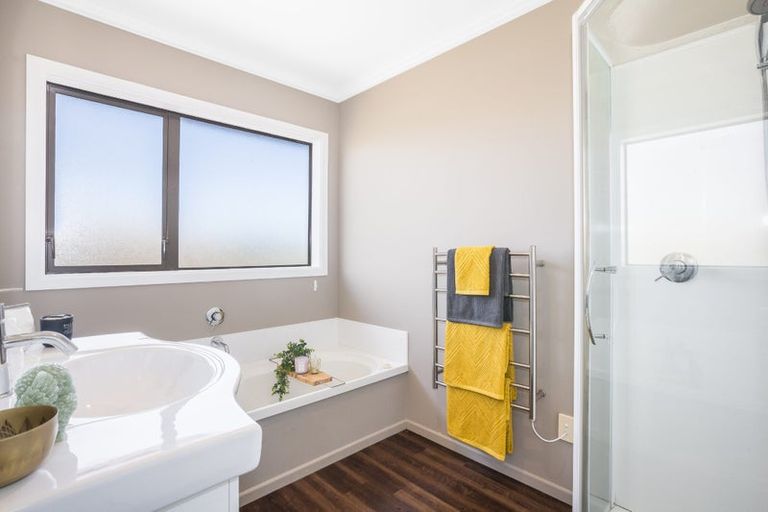 Photo of property in 123 Te Puia Drive, Aotea, Porirua, 5024