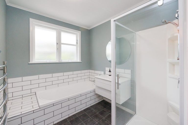 Photo of property in 3 Buick Crescent, Awapuni, Palmerston North, 4412