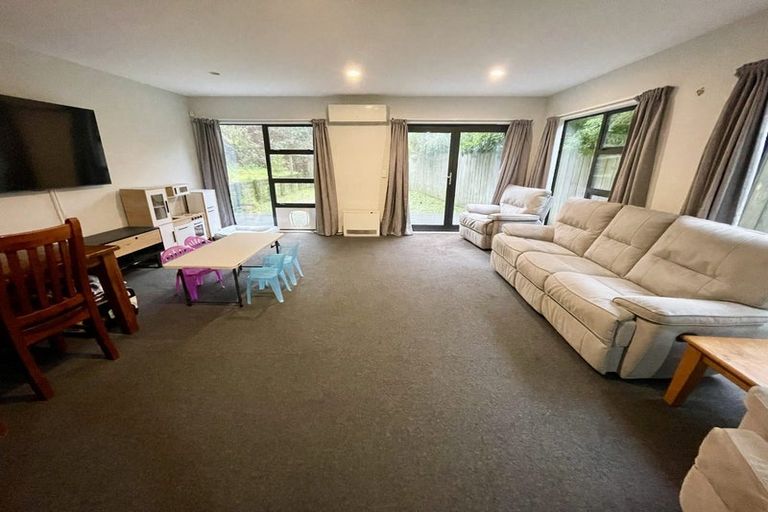 Photo of property in 19 Wantwood Grove, Churton Park, Wellington, 6037