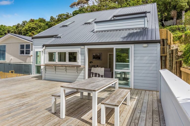 Photo of property in 156 Paremata Road, Paremata, Porirua, 5024