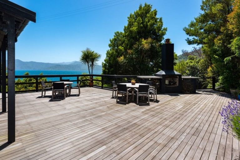 Photo of property in 363 Port Underwood Road, Whatamango Bay, Picton, 7281