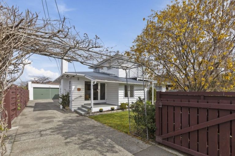 Photo of property in 13 Whites Line West, Woburn, Lower Hutt, 5010