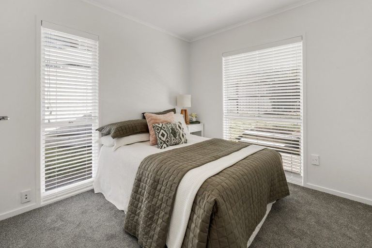 Photo of property in 8 Tuscan Place, Half Moon Bay, Auckland, 2012