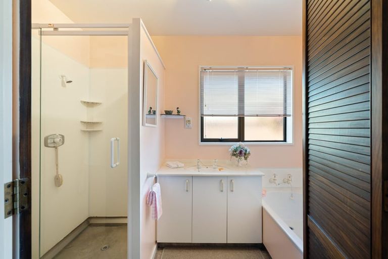 Photo of property in 12 Wharenui Road, Upper Riccarton, Christchurch, 8041