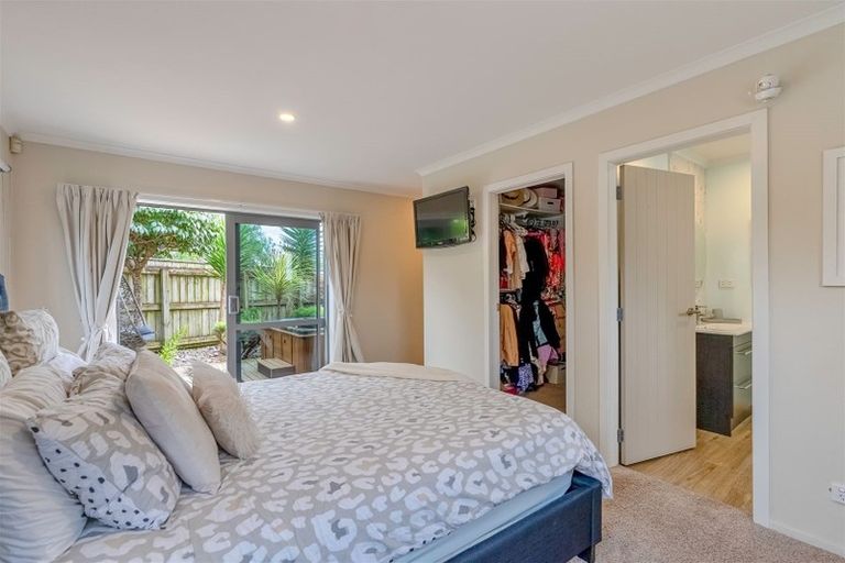 Photo of property in 208 Mazengarb Road, Paraparaumu, 5032