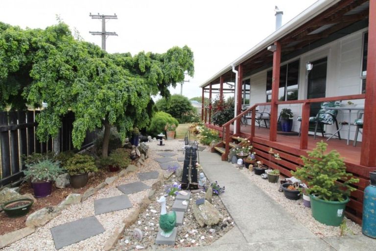 Photo of property in 16 Ruane Street, Glenavy, Waimate, 7980