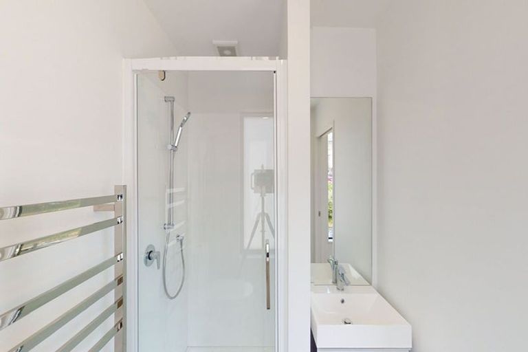 Photo of property in 175a Sutherland Road, Lyall Bay, Wellington, 6022