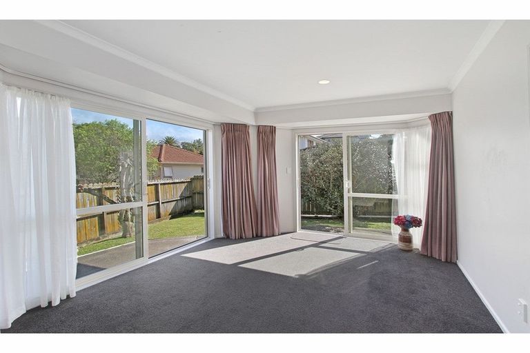 Photo of property in 78 Sunset Road, Unsworth Heights, Auckland, 0632