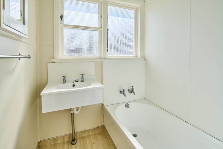 Photo of property in 3-5 York Place, Cannons Creek, Porirua, 5024