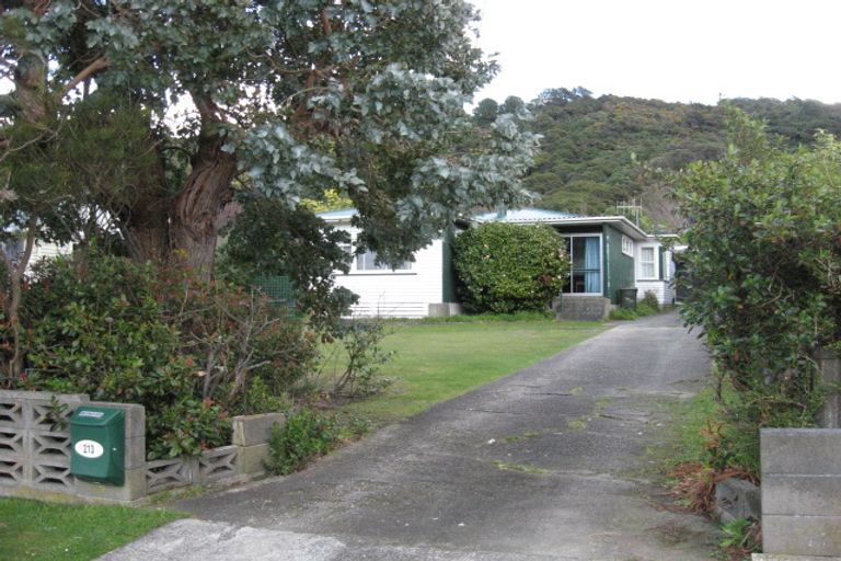 Photo of property in 213 Wellington Road, Wainuiomata, Lower Hutt, 5014