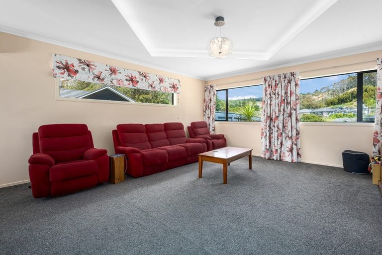 Photo of property in 32 Banks Boulevard, Whitby, Porirua, 5024
