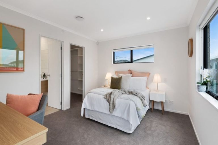 Photo of property in 14 Pepene Avenue, Takanini, 2112