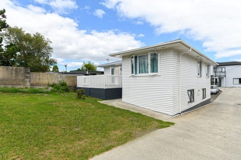 Photo of property in 54 Glen Road, Ranui, Auckland, 0612