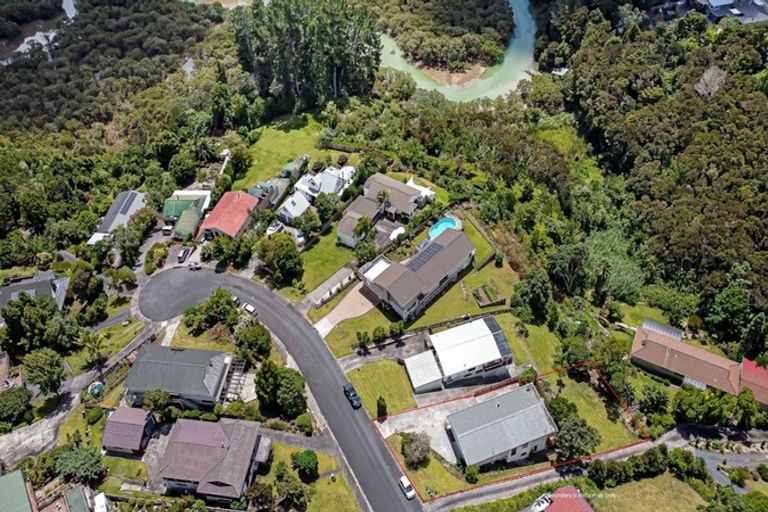 Photo of property in 24 Puketiro Place, Paihia, 0200
