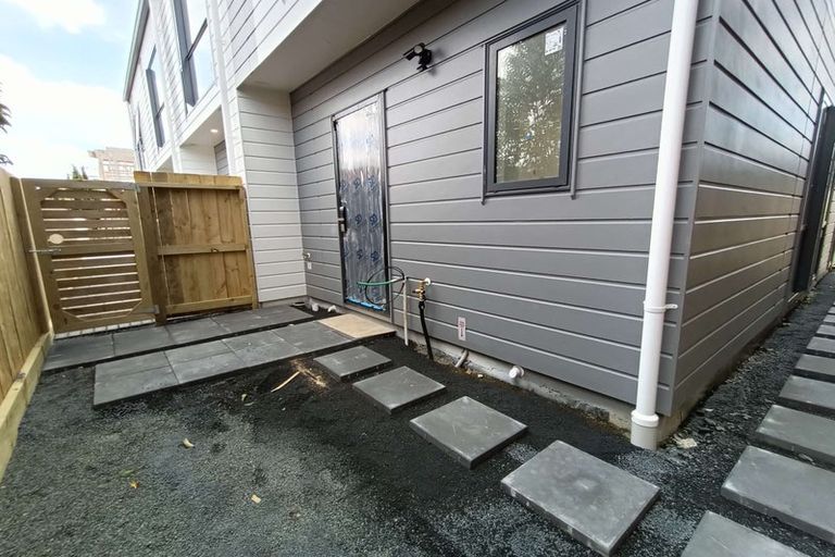 Photo of property in 13d Serjeant Street, Henderson, Auckland, 0612