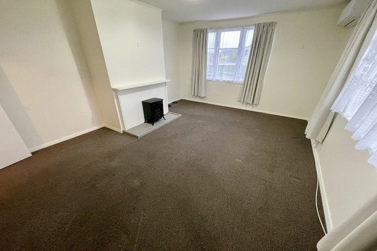 Photo of property in 32 Naenae Road, Naenae, Lower Hutt, 5011