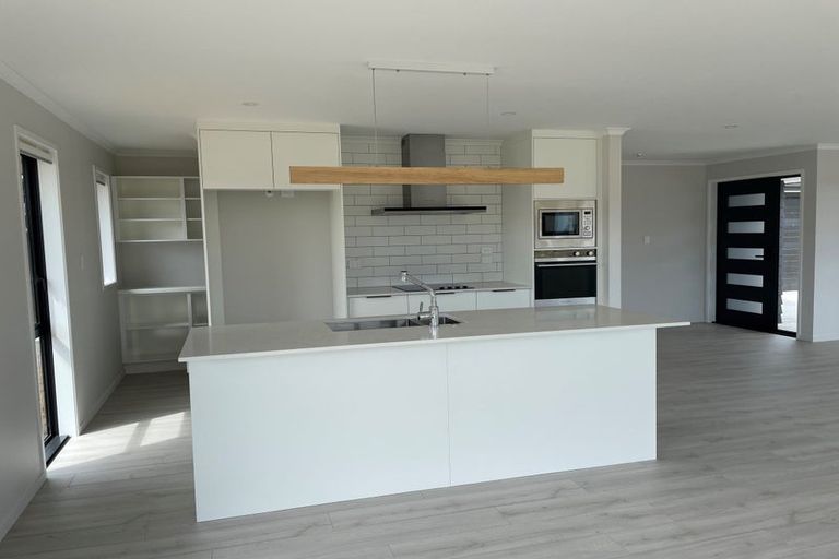 Photo of property in 1 Vogue Circle, Vogeltown, New Plymouth, 4310