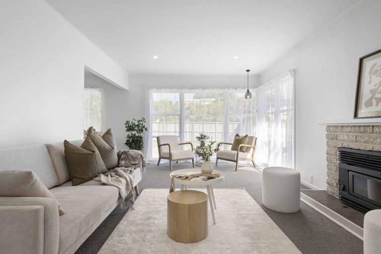 Photo of property in 10 Valley Road, Waiuku, 2123