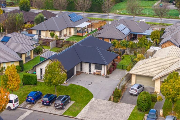 Photo of property in 8 Albert Sheppard Close, Yaldhurst, Christchurch, 8042