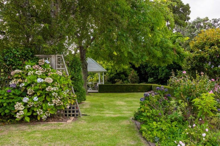 Photo of property in 114 Main Road South, Raumati Beach, Paraparaumu, 5032