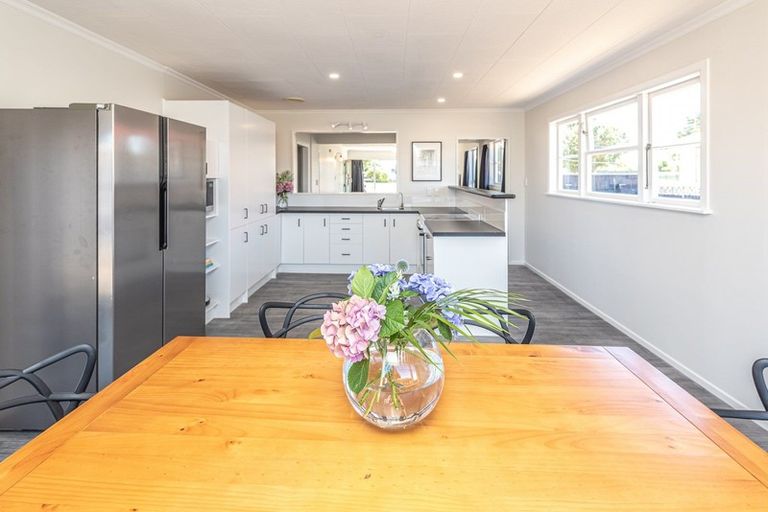 Photo of property in 27 Hood Street, Castlecliff, Whanganui, 4501