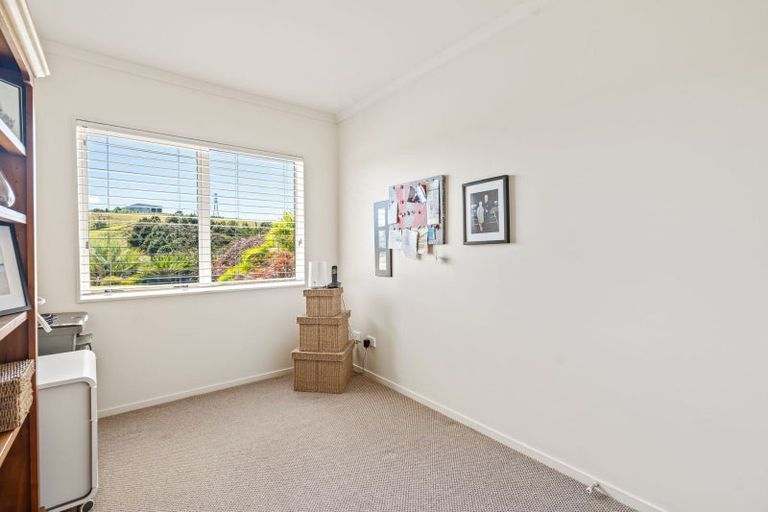 Photo of property in 1 Catherin Servant Close, Maunu, Whangarei, 0110