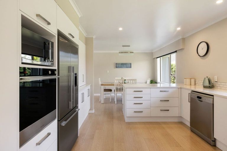 Photo of property in 9 Grassy Downs Place, St Andrews, Hamilton, 3200