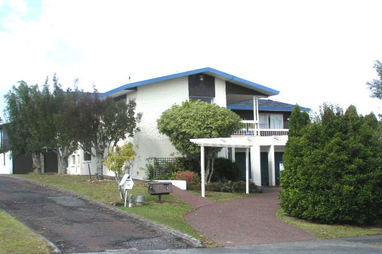 Photo of property in 12 Trevone Place, Forrest Hill, Auckland, 0620