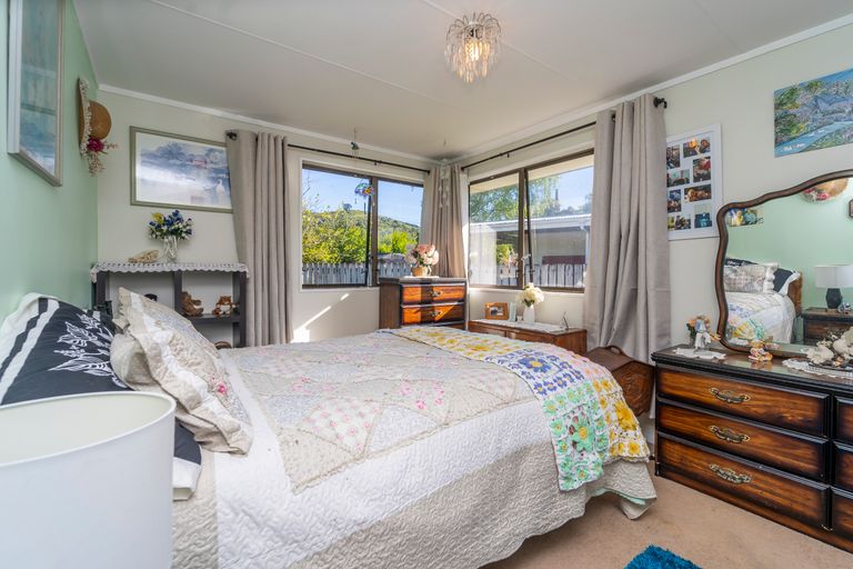Photo of property in 21 Daniell Street, Featherston, 5710