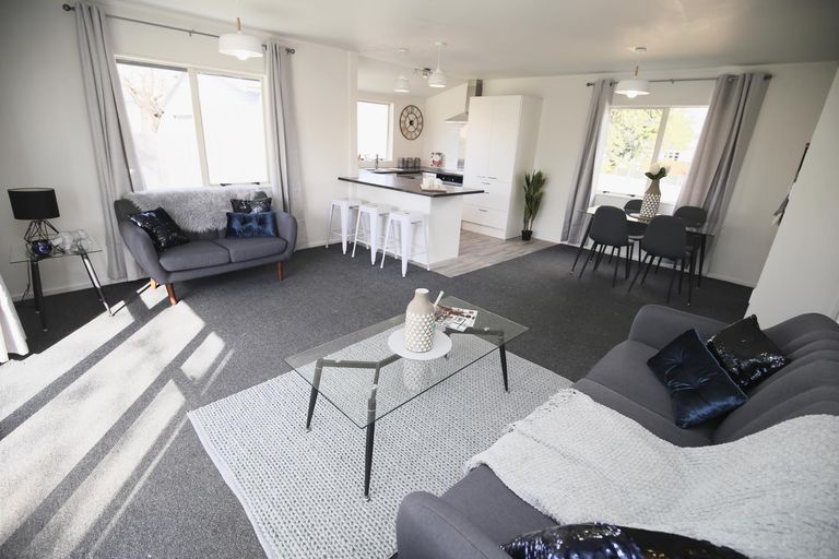 Photo of property in 20 Burrows Place, Frankton, Hamilton, 3204