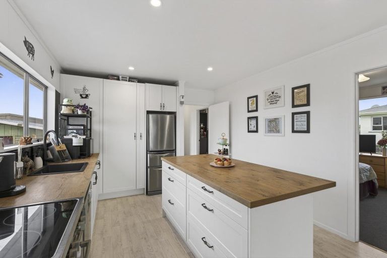 Photo of property in 58 Mould Street, Waitara, 4320