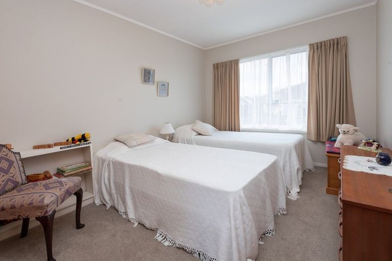 Photo of property in 10 Nimrod Place, Half Moon Bay, Auckland, 2012