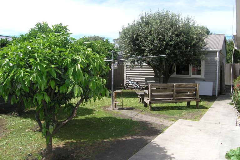 Photo of property in 14 Tui Street, Outer Kaiti, Gisborne, 4010