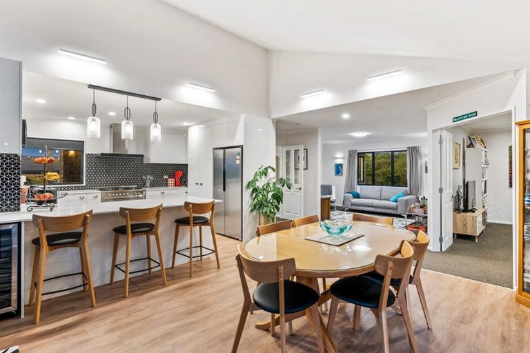 Photo of property in 41 Quadrant Heights, Paraparaumu, 5032