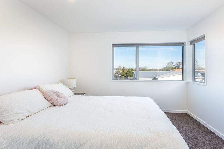 Photo of property in 7 Kakapo Lane, Redwood, Christchurch, 8051
