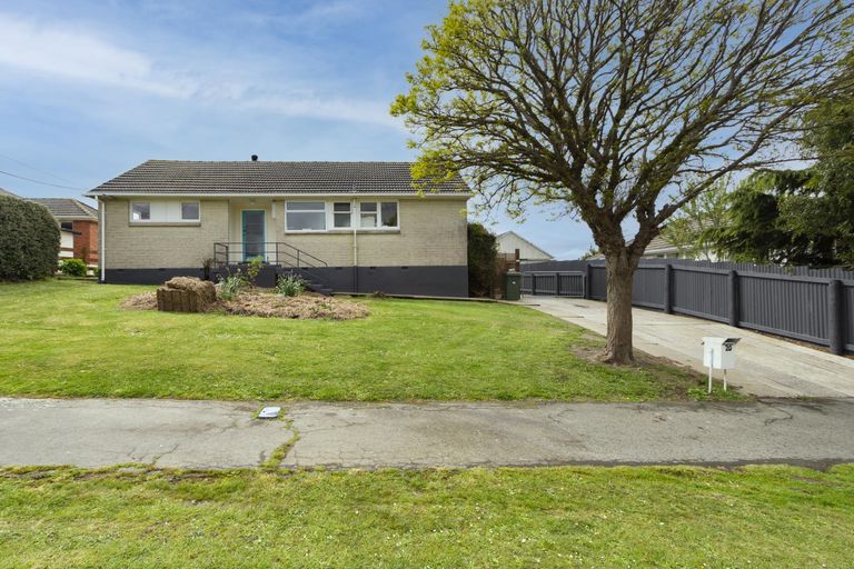 Photo of property in 20 Ash Street, Holmes Hill, Oamaru, 9401