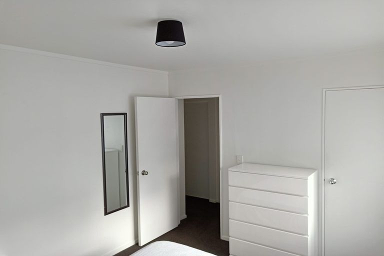 Photo of property in 2/43 Sabulite Road, Kelston, Auckland, 0602