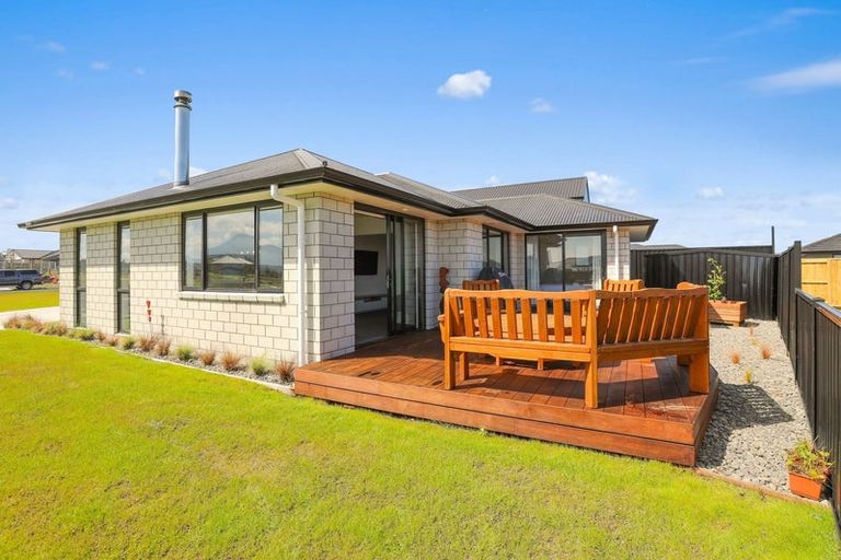 Photo of property in 14 Uku Way, Wharewaka, Taupo, 3330