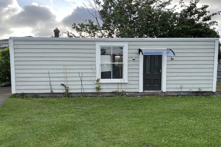 Photo of property in 2 Brassey Street, Waverley, 4510