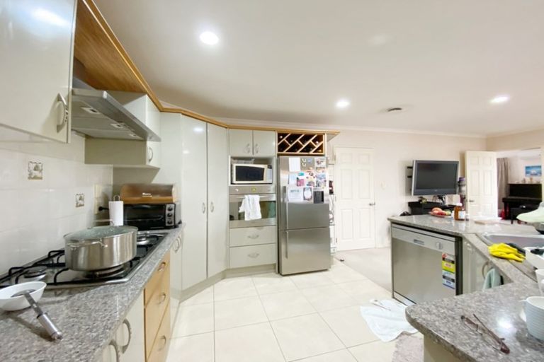 Photo of property in 4 Ballyroney Place, East Tamaki, Auckland, 2013