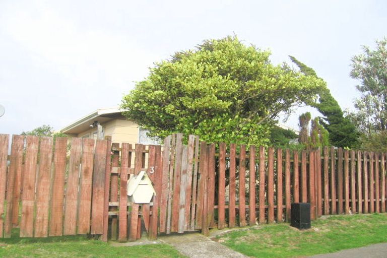 Photo of property in 3 Toporoa View, Ascot Park, Porirua, 5024