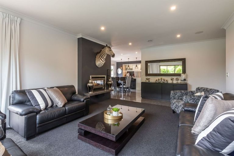 Photo of property in 68 Coolspring Way, Redwood, Christchurch, 8051