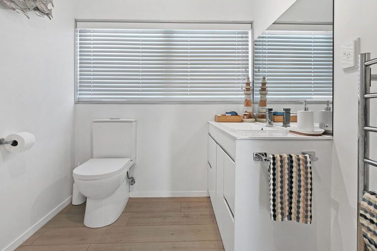 Photo of property in 2/415 Port Road, Whangamata, 3620