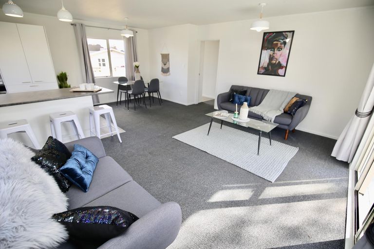 Photo of property in 20 Burrows Place, Frankton, Hamilton, 3204