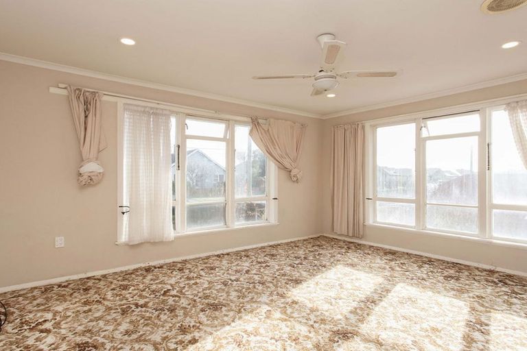 Photo of property in 16 Basingstoke Street, Aranui, Christchurch, 8061