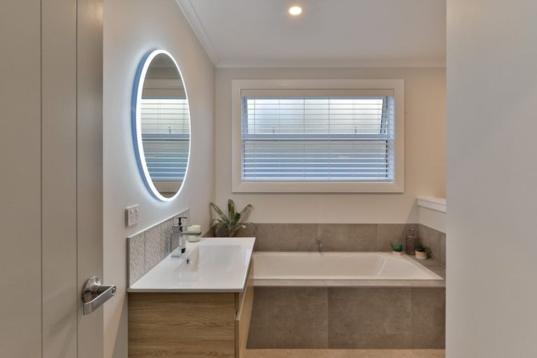 Photo of property in 6 Sellars Road, Bombay, 2675