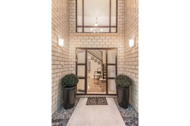 Photo of property in 23 Reeves Road, Pakuranga, Auckland, 2010