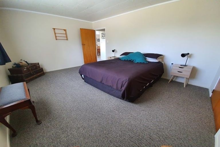 Photo of property in 18 Marohemo Road, Maungaturoto, 0583