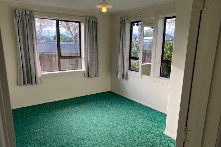 Photo of property in 17 Aorangi Road, Bryndwr, Christchurch, 8053