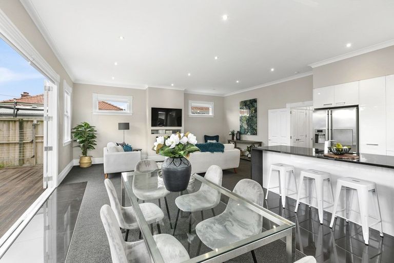 Photo of property in 2 Adelaide Street, Petone, Lower Hutt, 5012